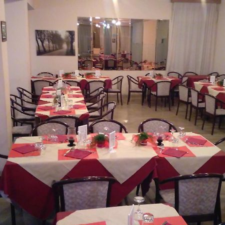 Hotel Glenn Rimini Esterno foto