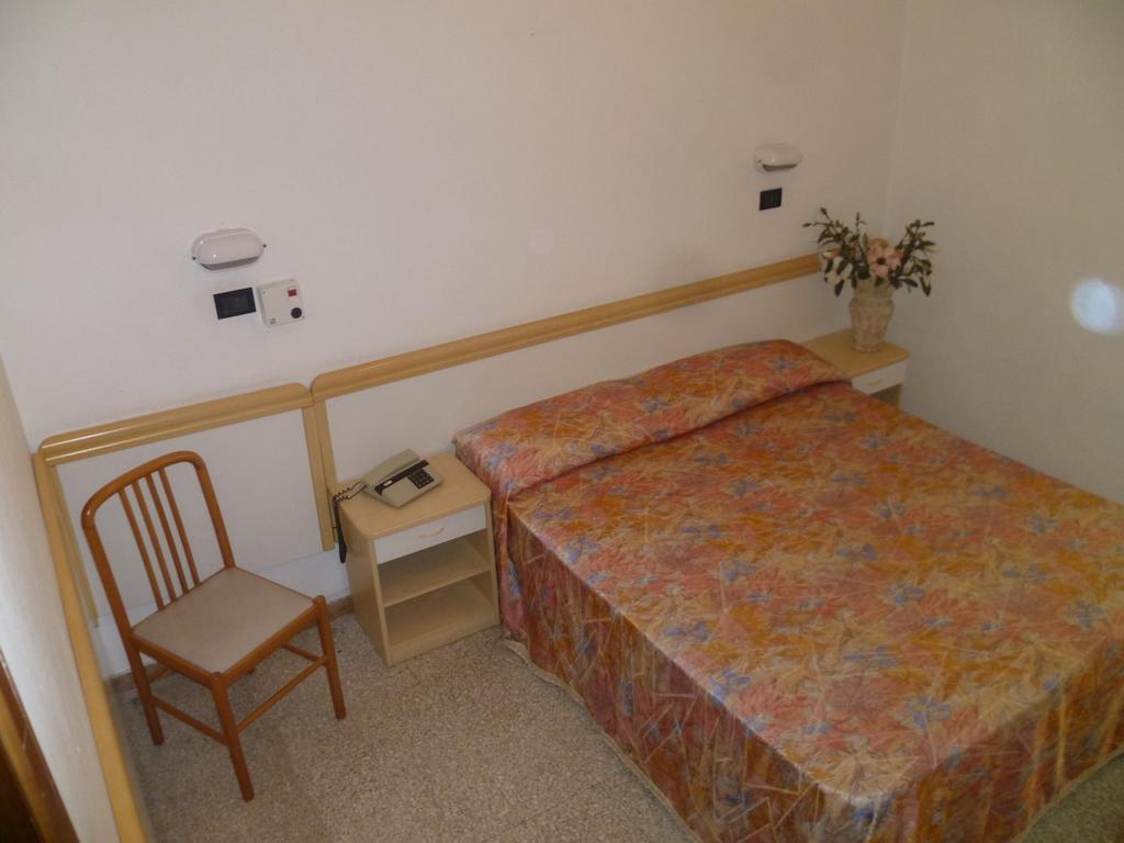 Hotel Glenn Rimini Esterno foto