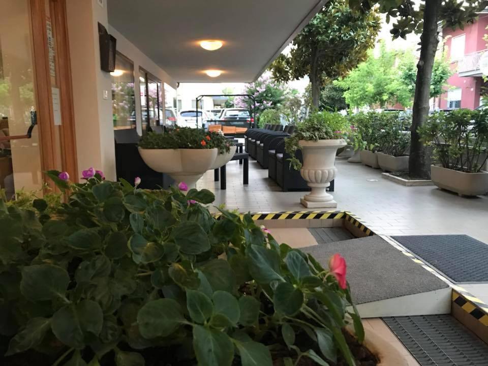 Hotel Glenn Rimini Esterno foto